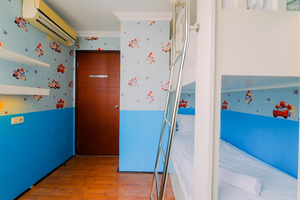 Homey And Comfy Stay 2Br Mangga Dua Apartment