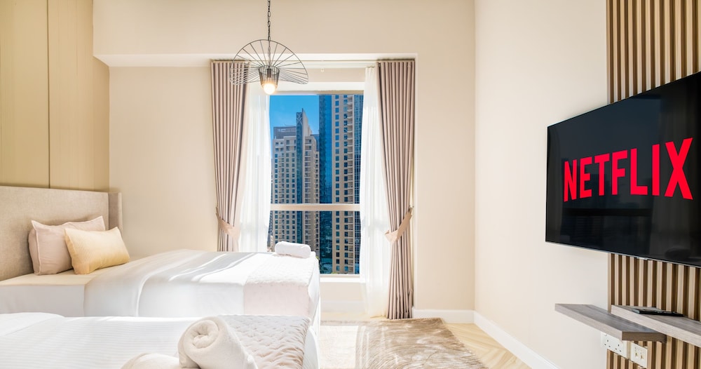 LUX The Luxurious Central JBR Suite 2