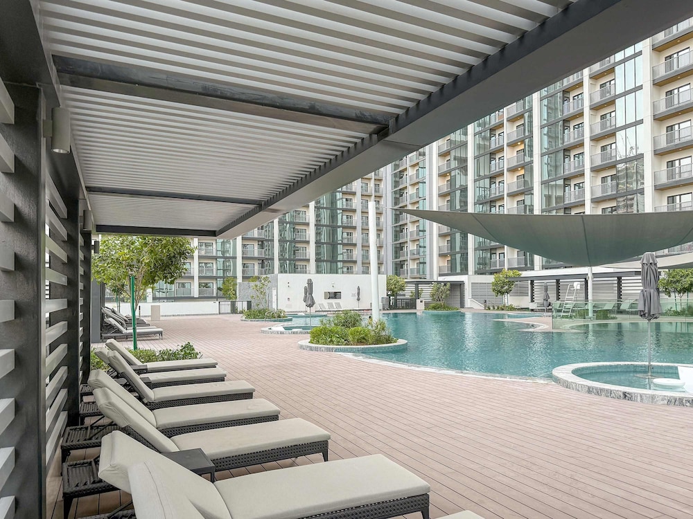Modern 1BR in The Crest With Pool and gym