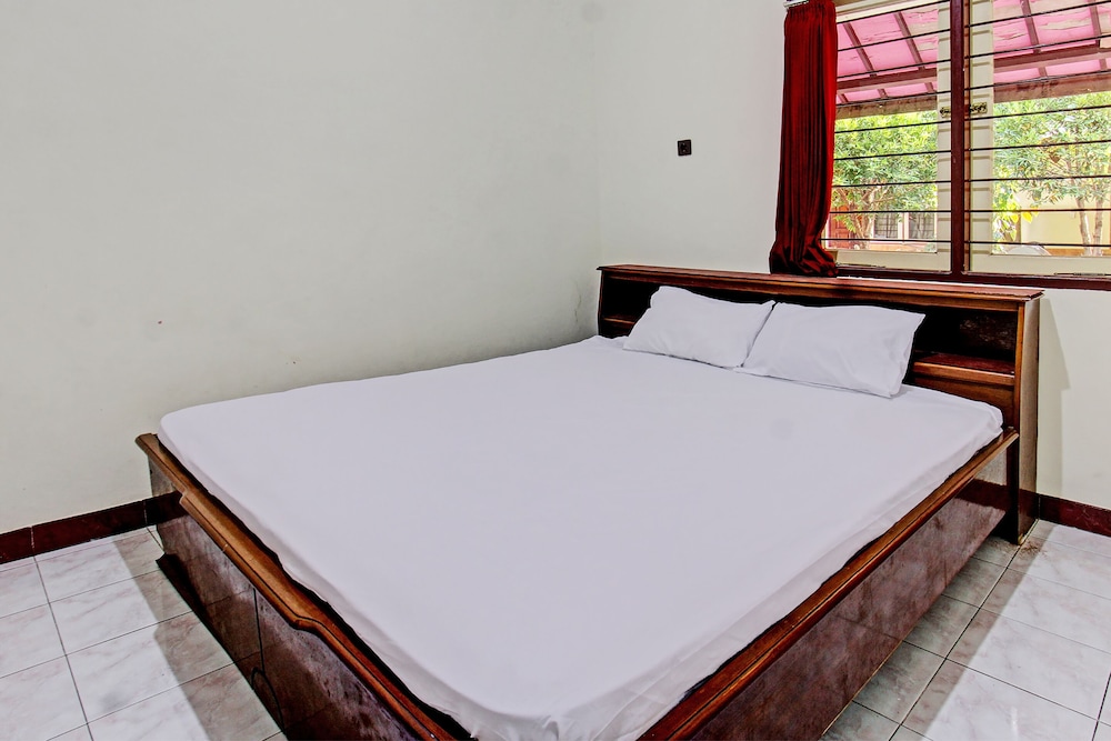 OYO 92710 Losmen Tjabe Merah