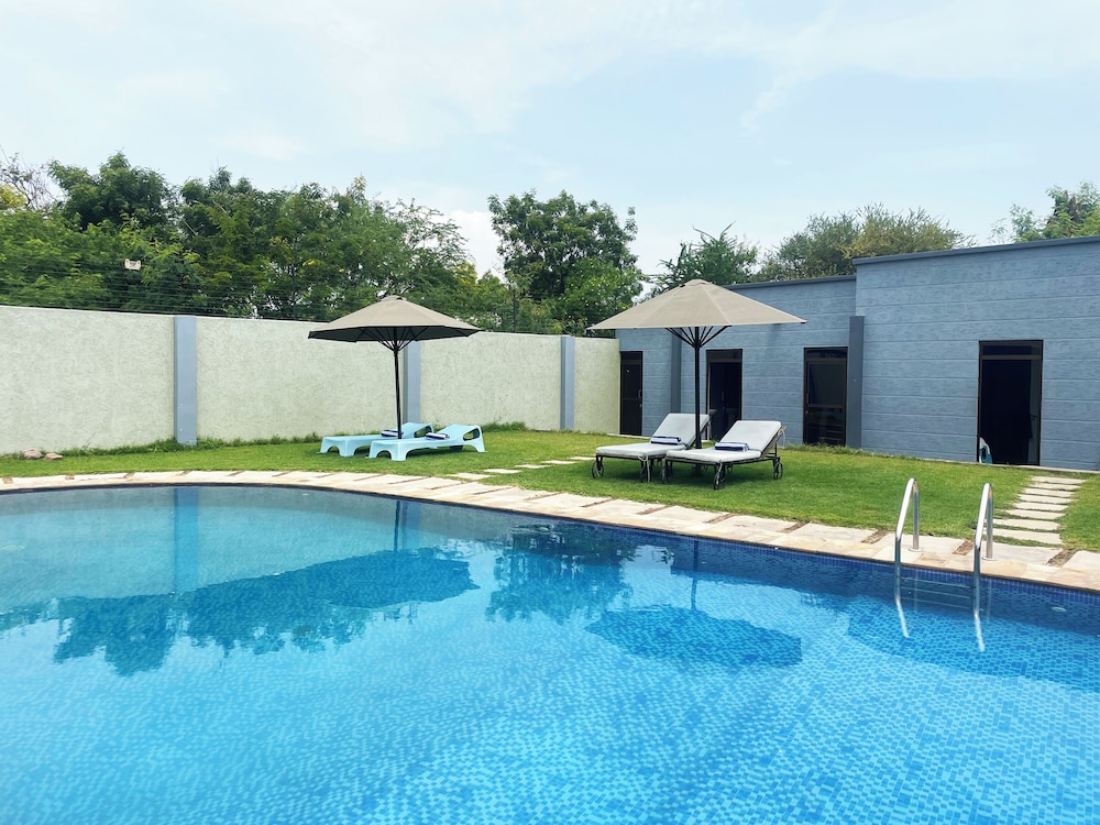 Ngare Lodge