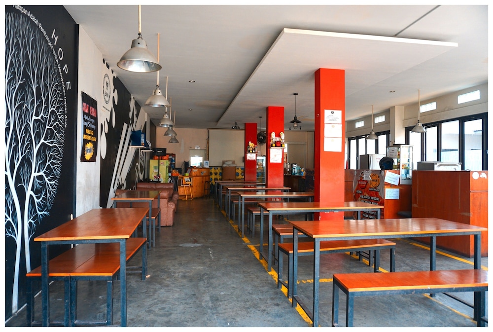 Budi House & Food Station