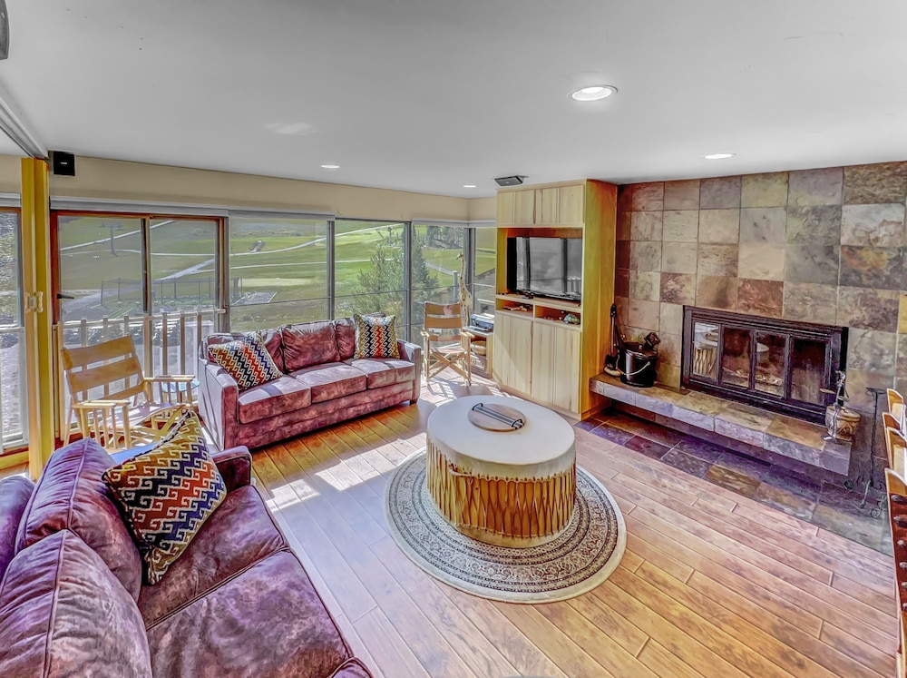Beaver Creek Vacations - Sf411 Snowflake 3br 3ba 4 Bedroom Condo by RedAwning - Property Image 1