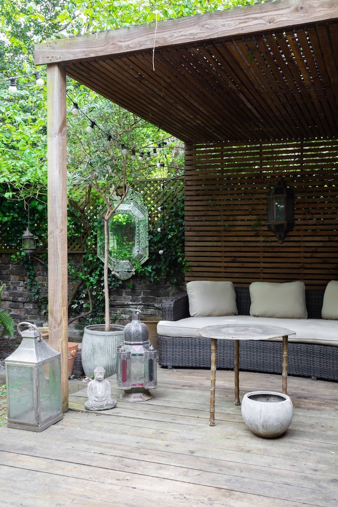 Belsize Park Gardens by Onefinestay