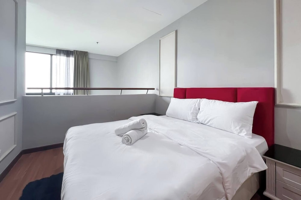ICity Luxury Condo by Smarthome