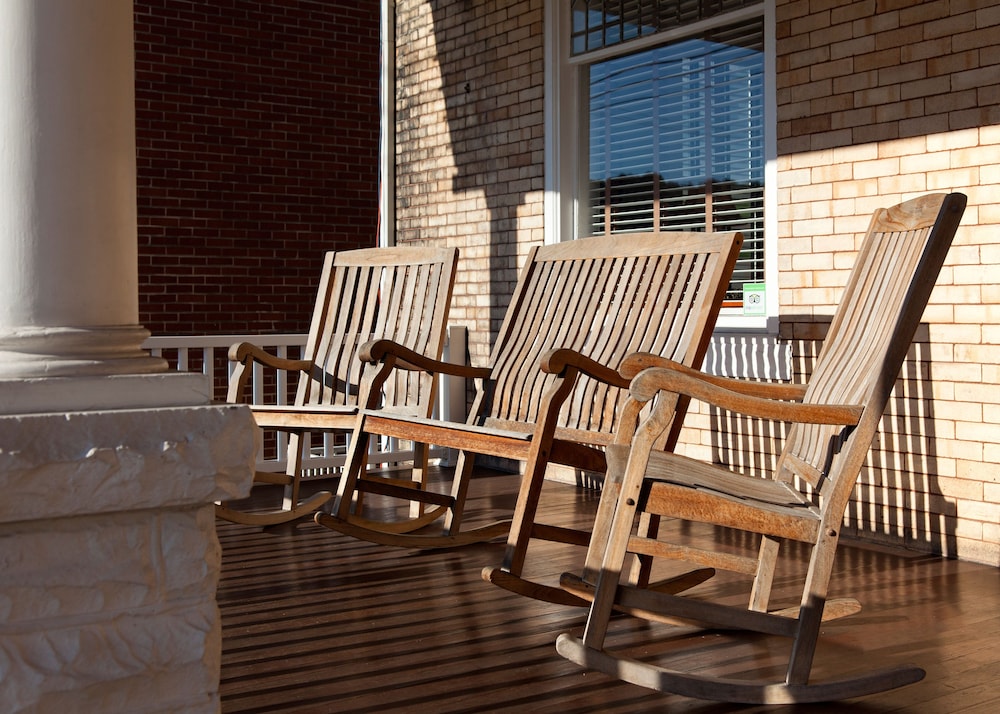 Beckley Vacations - The Guest House Inn on Courthouse Square - Property Image 2