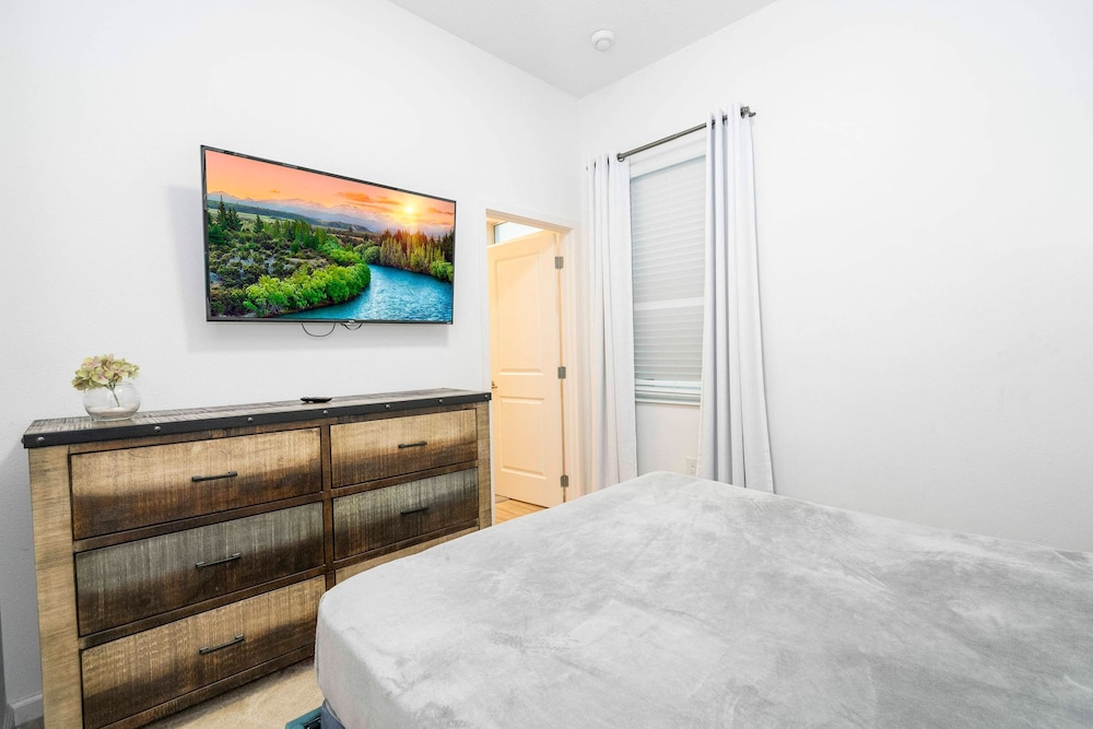 Spacious 12br Family Villa Near Disney Bella Vida