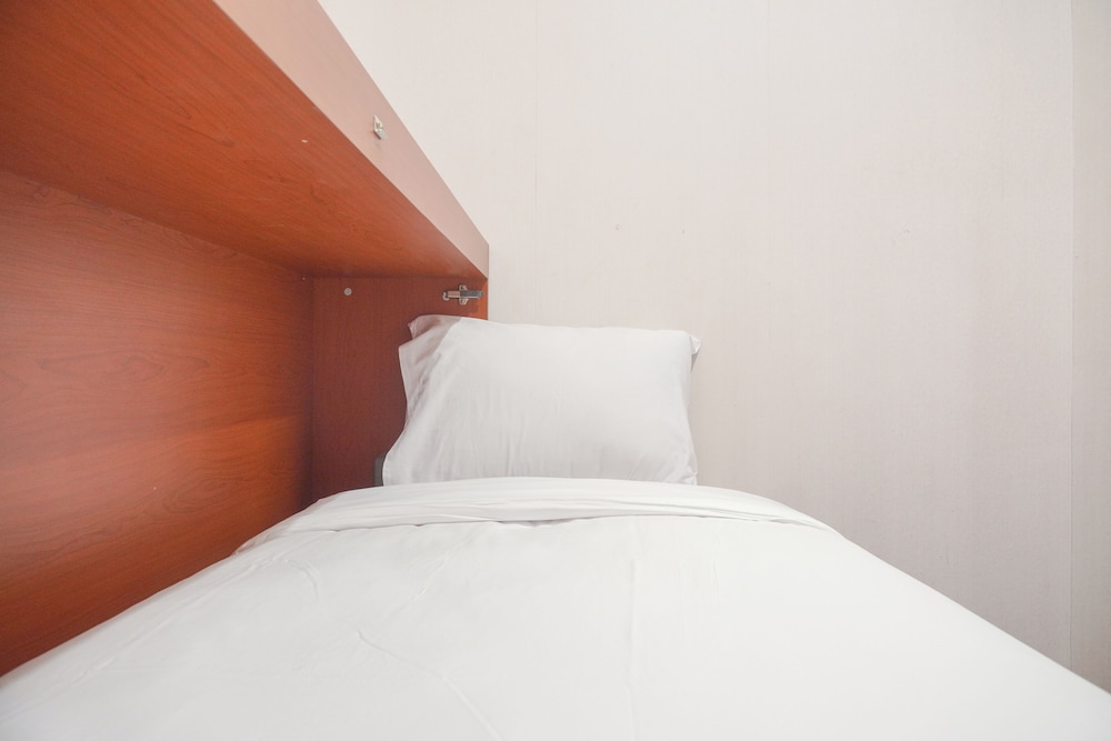 2Br Green Pramuka City Apartment Near Shopping Center