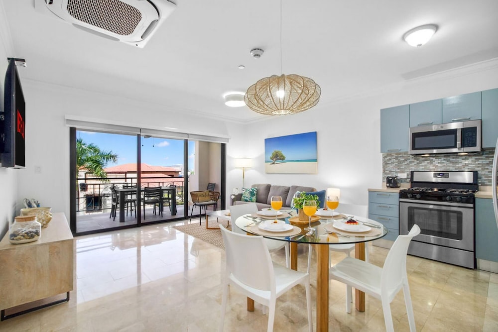 Amazing 1br1ba Condo With Balcony Great Location