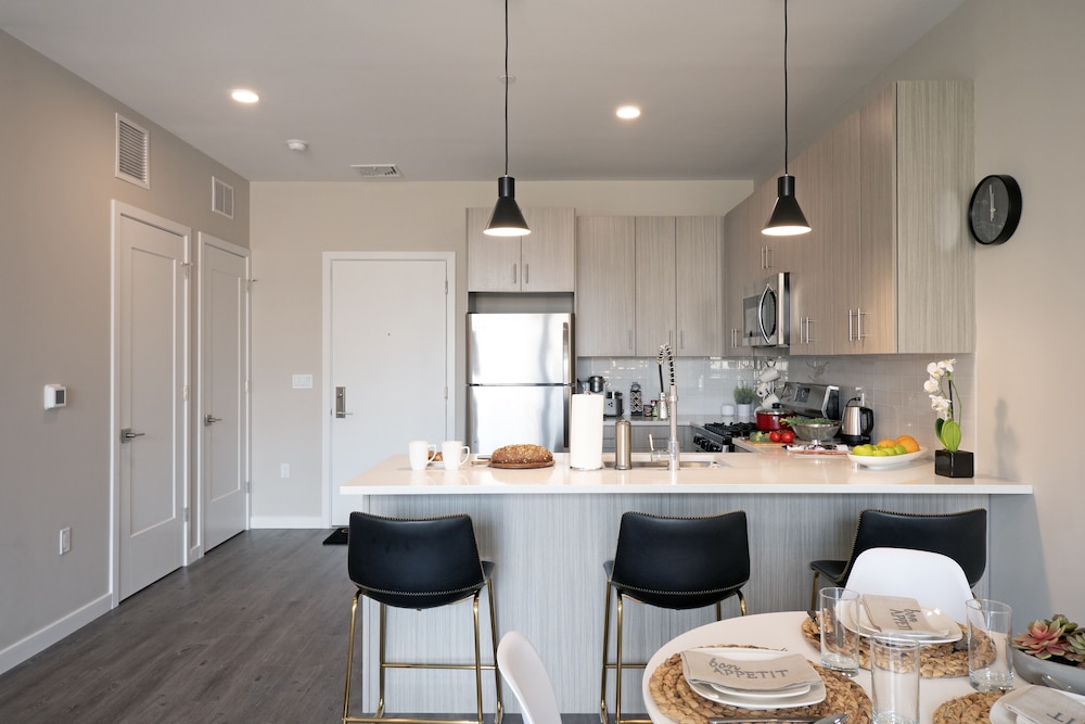 New Haven Vacations - Luxury Furnished Apartments by Hyatus Downtown at Yale - Property Image 25
