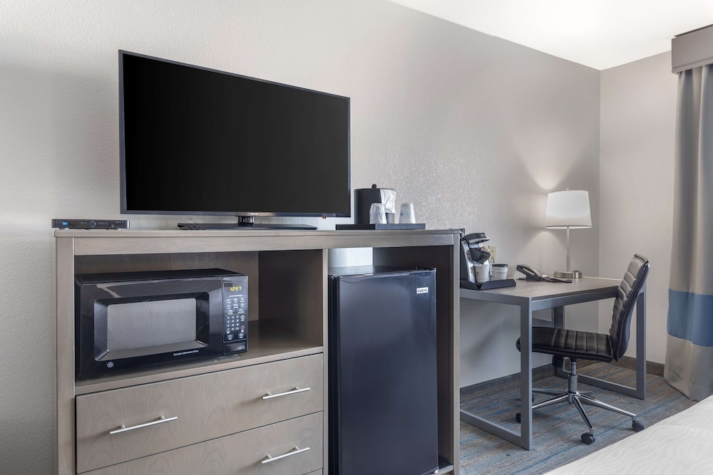Stephenville Vacations - Best Western Plus Stephenville Inn - Property Image 24