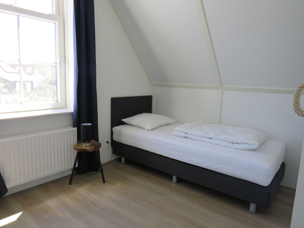 Nice Holiday Home on the Markermeer Near Amsterdam view 5