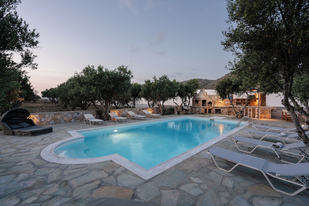 Diamantis studios apartments