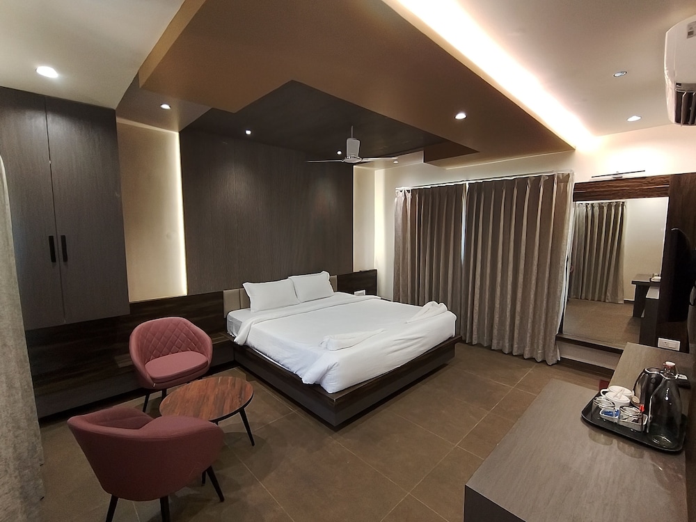SHETTAR'S KUSUM RESORT