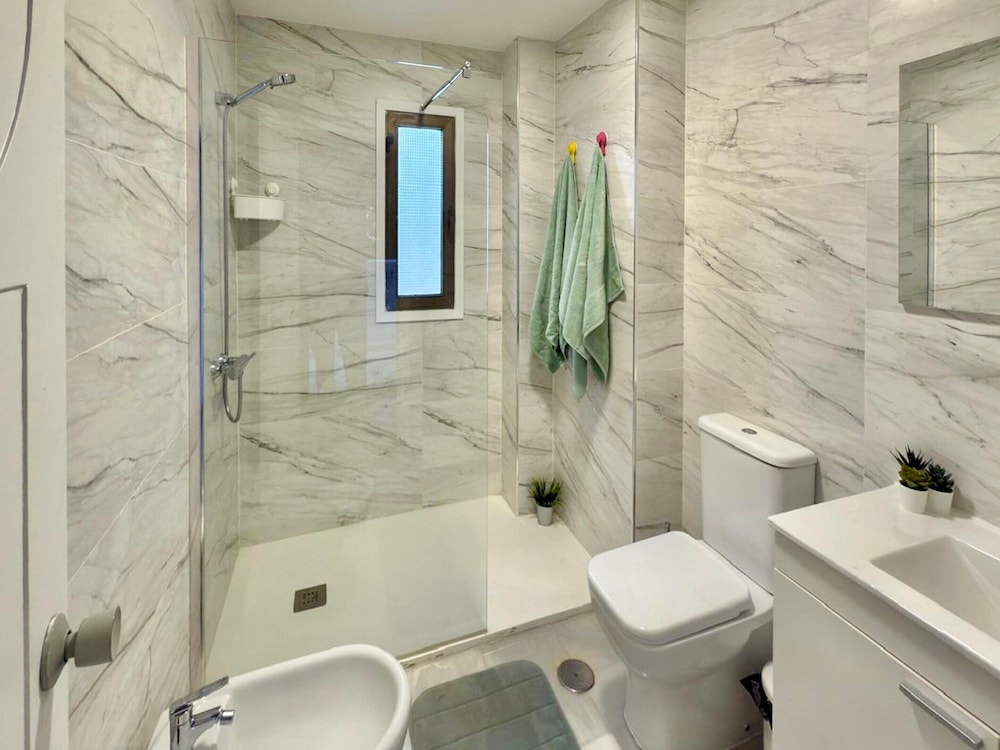 Pleasant Apartment With Shared Pool