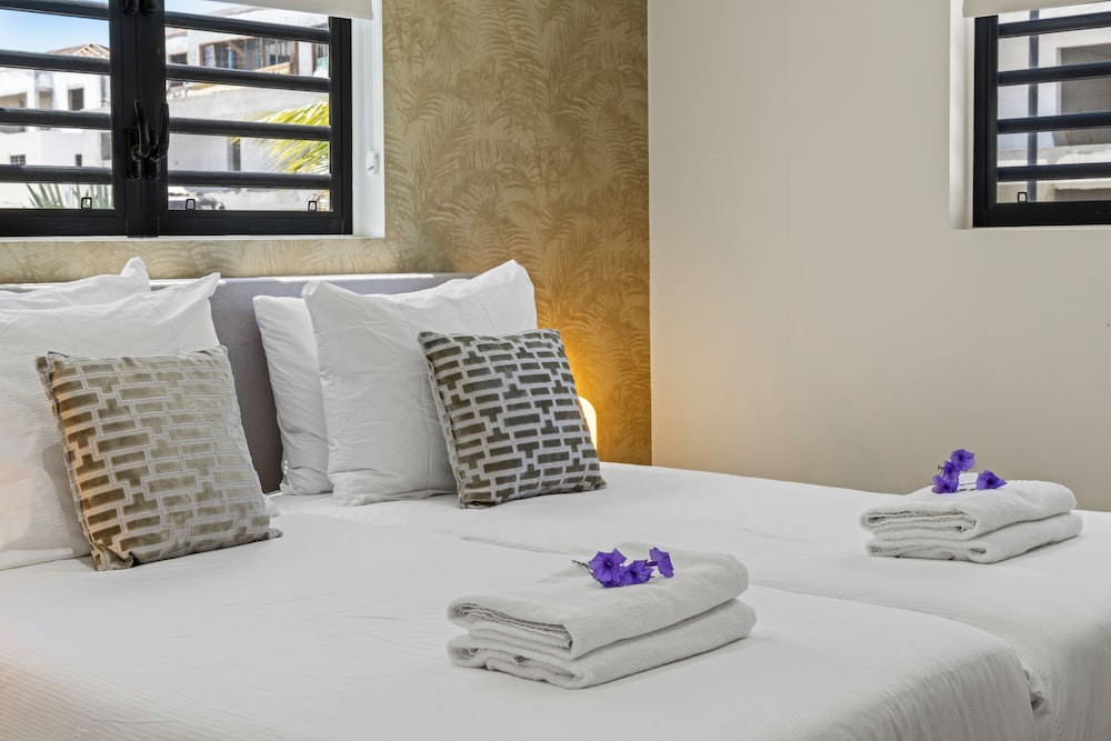 Villa Solana with private pool, Mambo Beach
