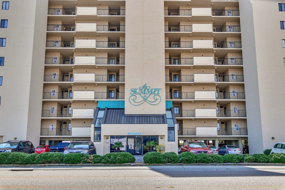 Summit by Condo-World