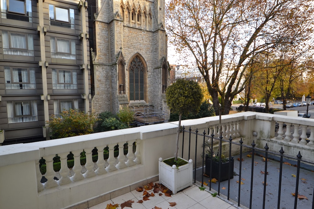 Luxury Hyde Park