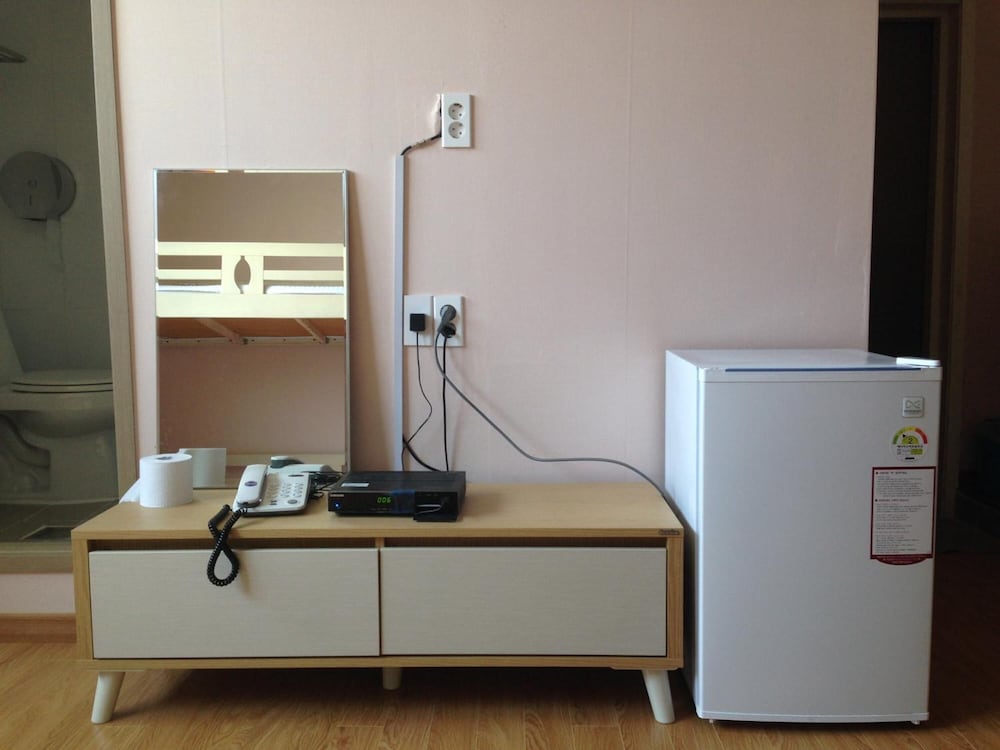 Jeju R Hotel & Guest House - Hostel