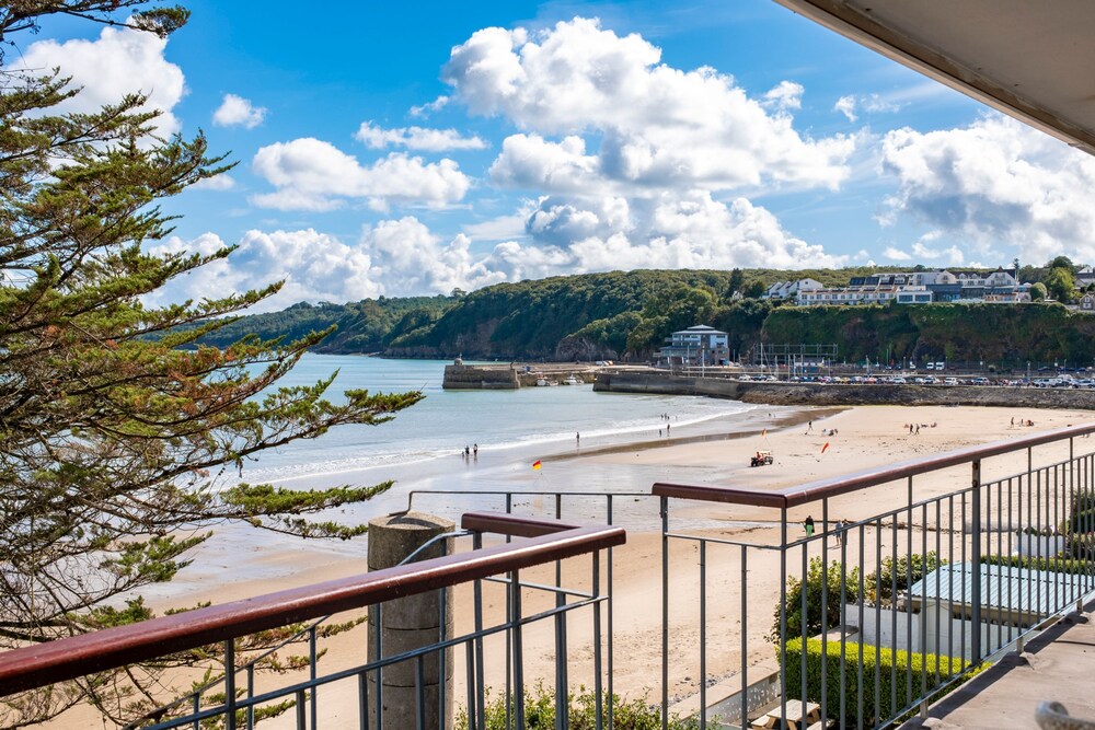 33 Beach Court - Direct Beach Access Sea Views