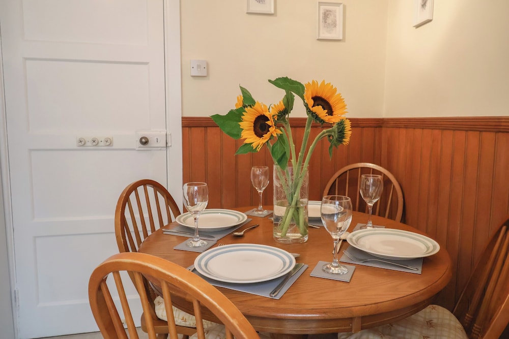 3 Dolphin Cottages