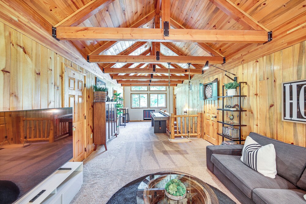 Luxury Cabin on Naches River, Near Mount Rainier!