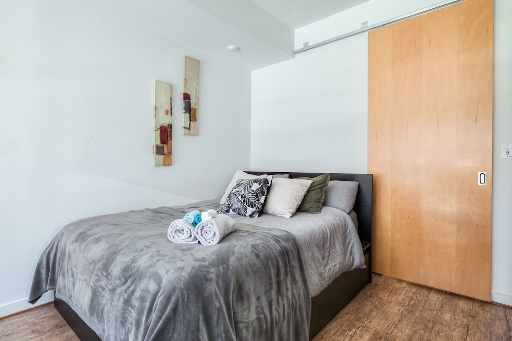 1 Shaw St Loft Suites - Image 2