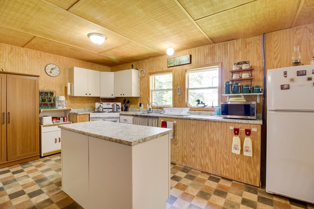 Pet-friendly Cook Vacation Rental on Battle Lake! view 5