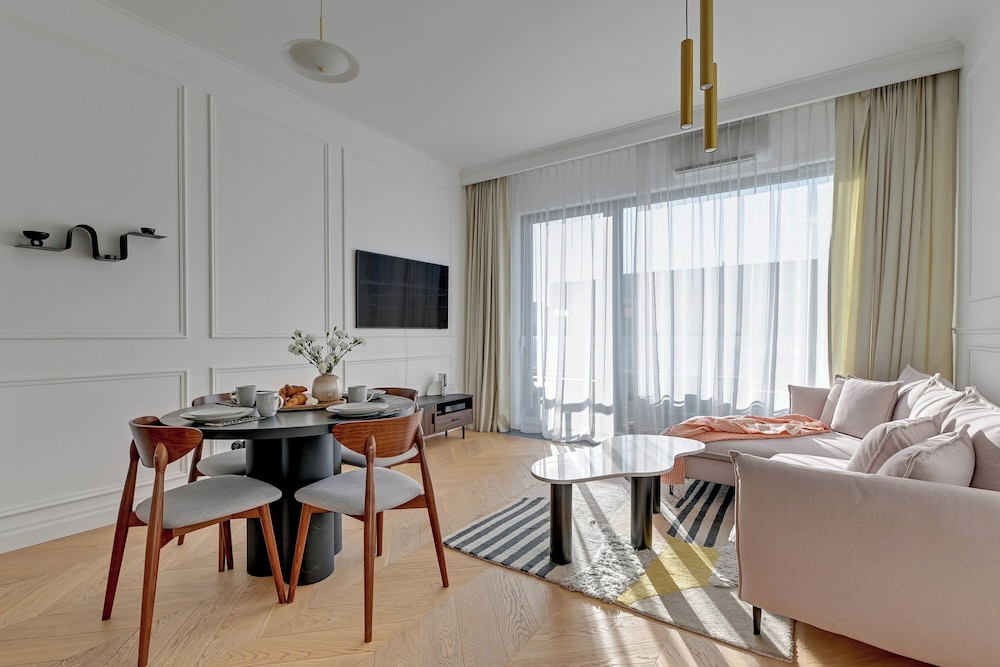 Brabank Riverside & Parking by Downtown Apartments