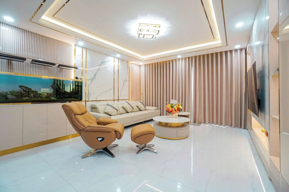 Apartment Landmark 81 by Urban Home