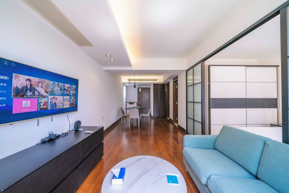 Tyms Modern 1BR 1BA Suite Xujiahui Metro