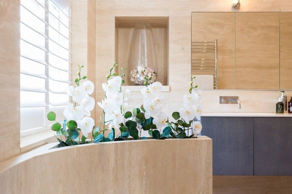 Spectacular 4 Bed House, Pimlico