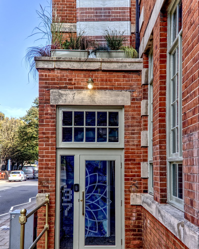 Hotel Sleep - Image 1