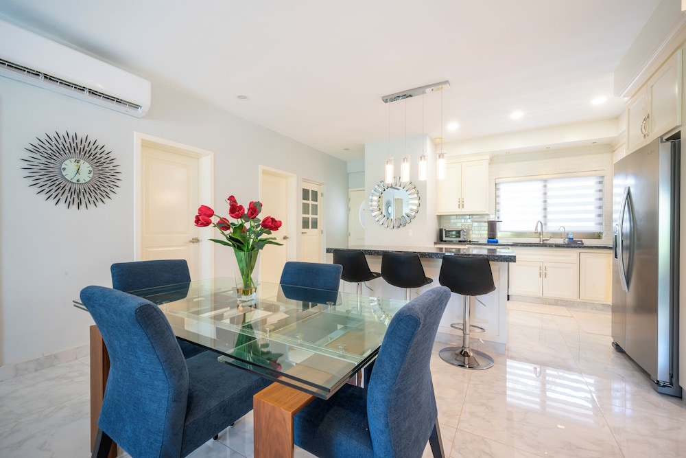 Luxury 2BR Condo with Pool - Paseo del Sol Playacar