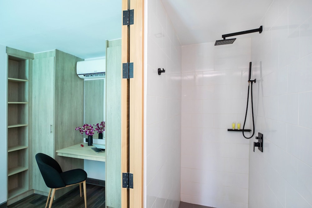 NaiHarn Duplex with Pool View UTL A310