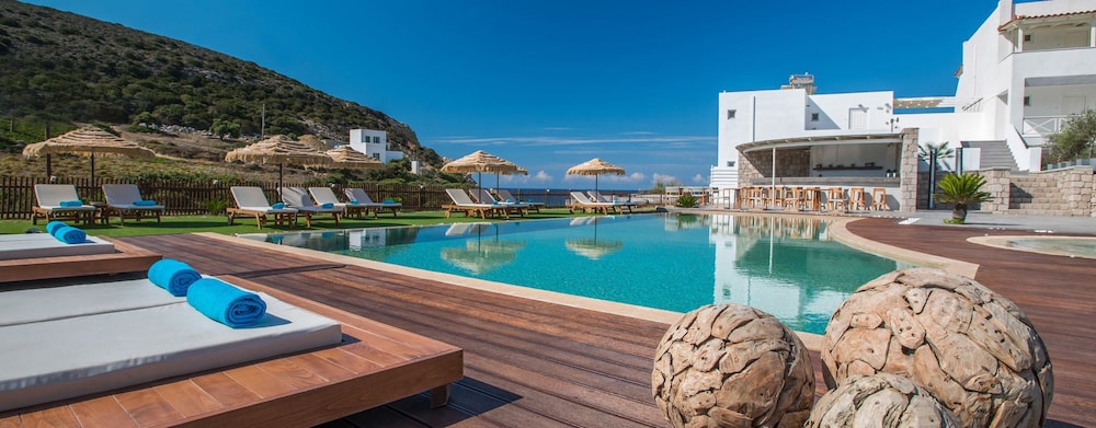 Golden Milos Beach House by Domotel