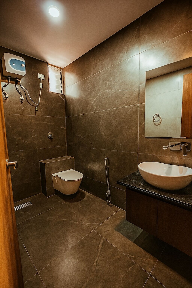 HOTEL KARDHAR INN