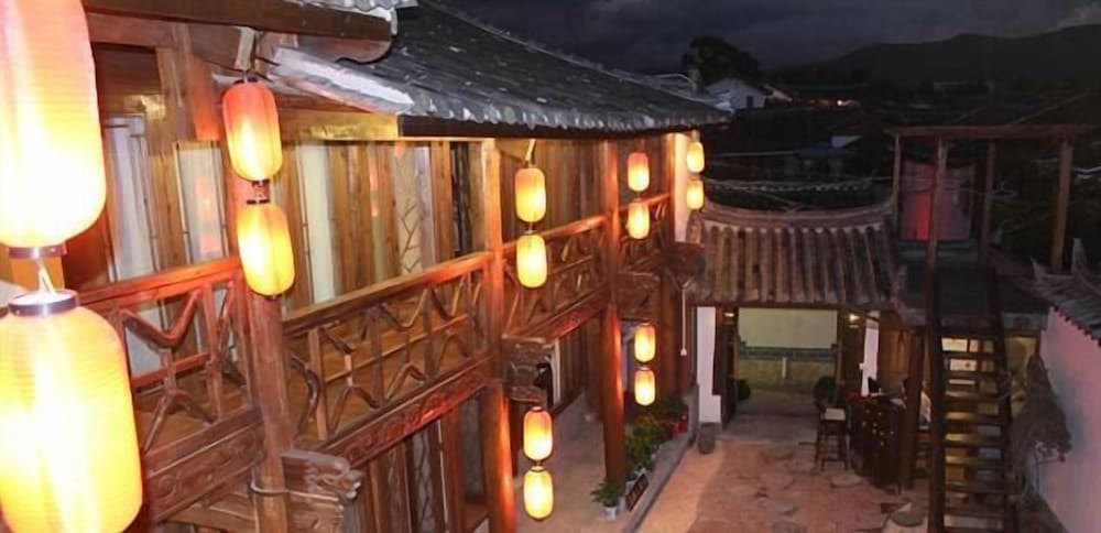 Lijiang on Road Mansion