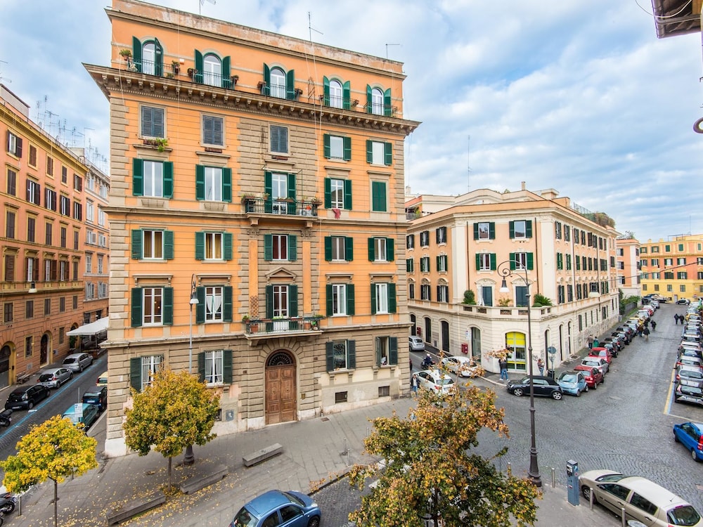 RSH San Cosimato Luxury Bright Apartment