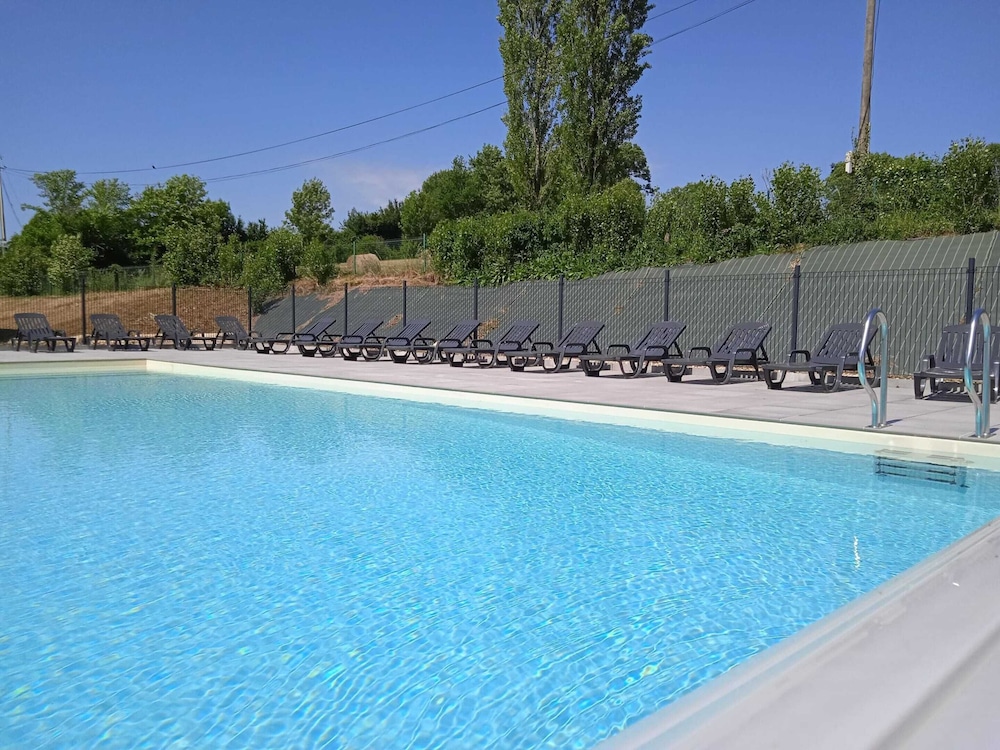 Holiday Home With Shared Pool view 4