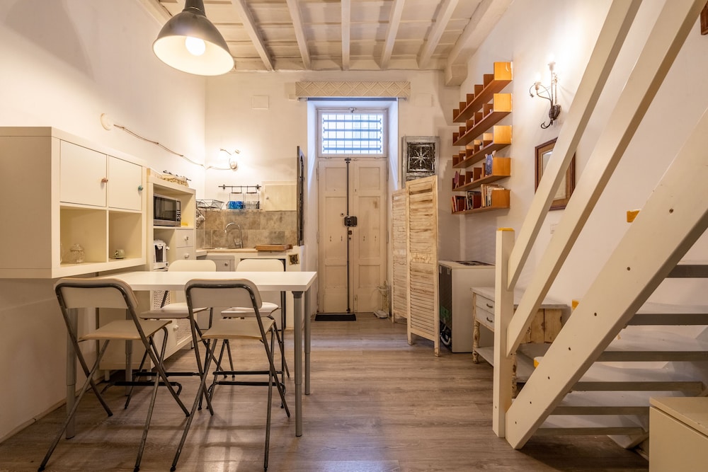 Close to San Pietro and Castel S Angelo Loft Gianicolo