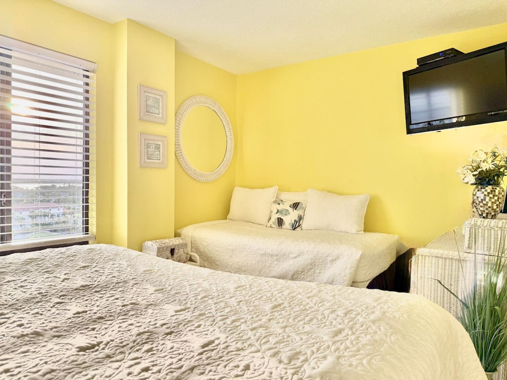 King bed Oceanview Daytonabeach