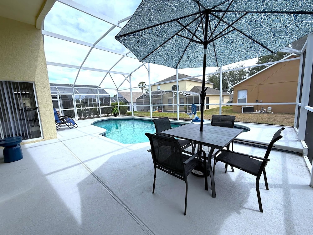 Beautiful South-facing Pool Home in Southern Dunes
