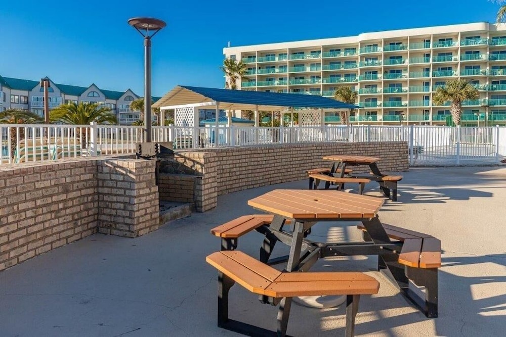 Royal Gulf Beach & Racquet Club 5210 2 Bedroom Condo