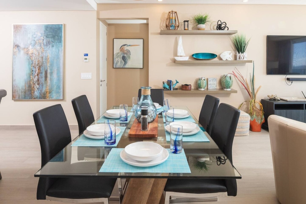 Beachy Condo - 2BR 2B