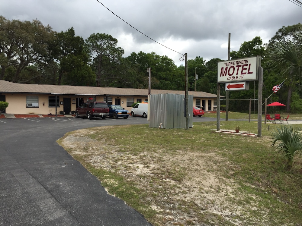 Three Rivers Motel - Property Image 8