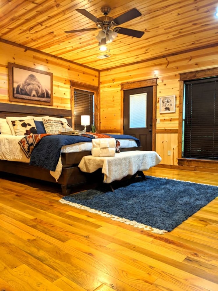 Stone Mountain Lodge Luxurious Rustic Retreat
