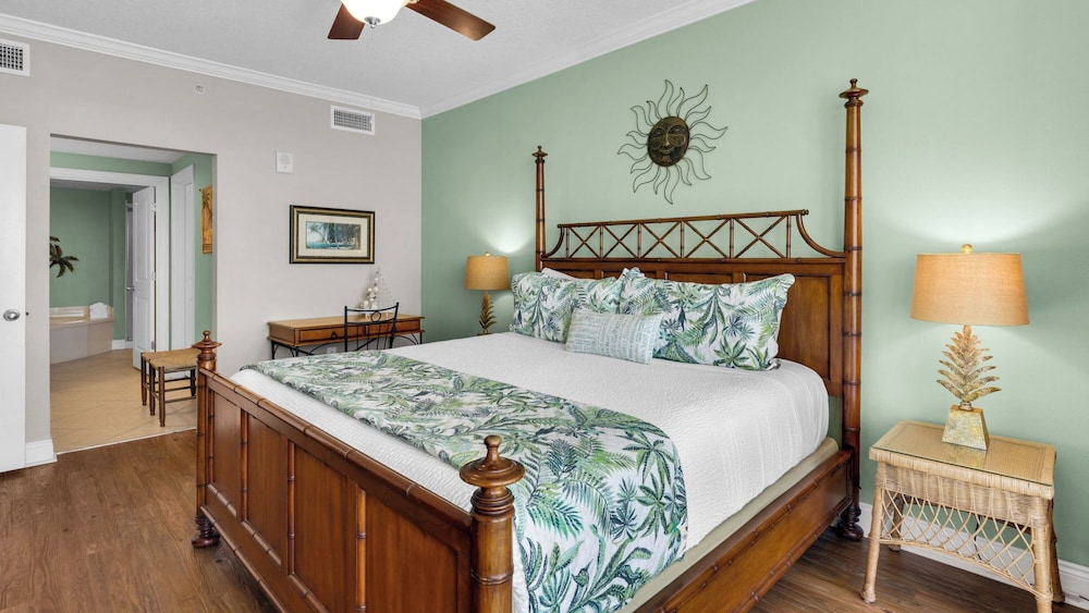 2BR Gulf Front Condo w/ Pool, Gym, Hot Tub + Free Attraction Tickets!