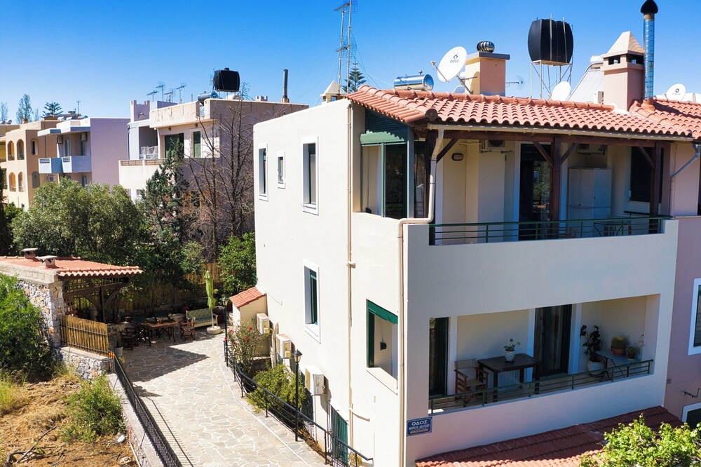 Marilizas Spacious Maisonette