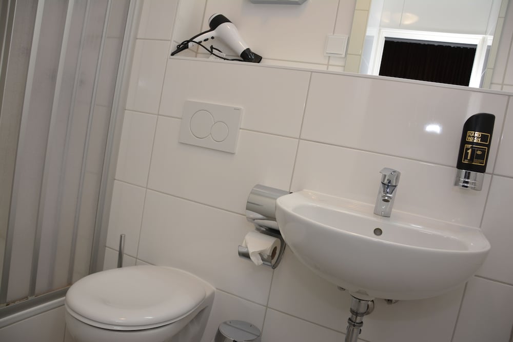 Frankfurt Vacations - Mosel Hotel Frankfurt - Property Image 17
